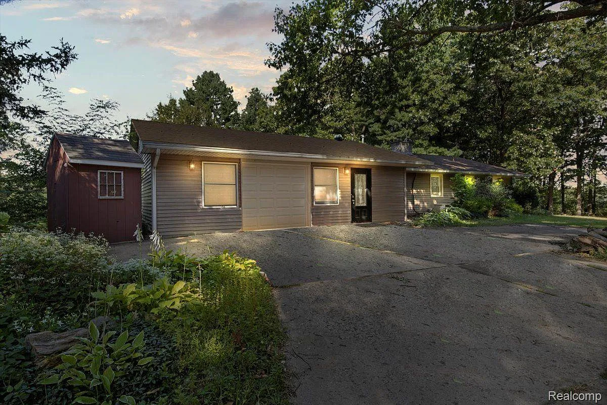 1190 Tracilee Dr photo 1