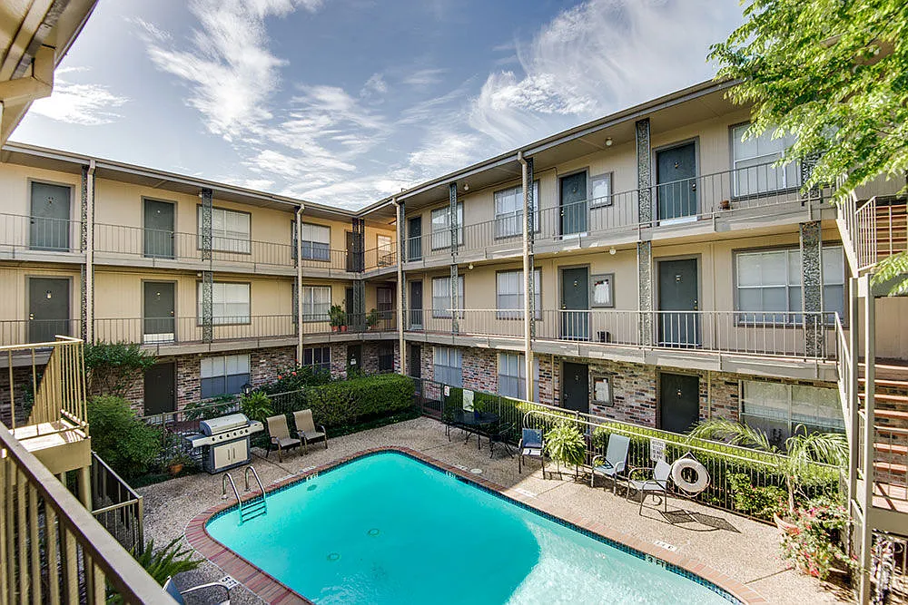 Greenbriar Bend — Photo 4