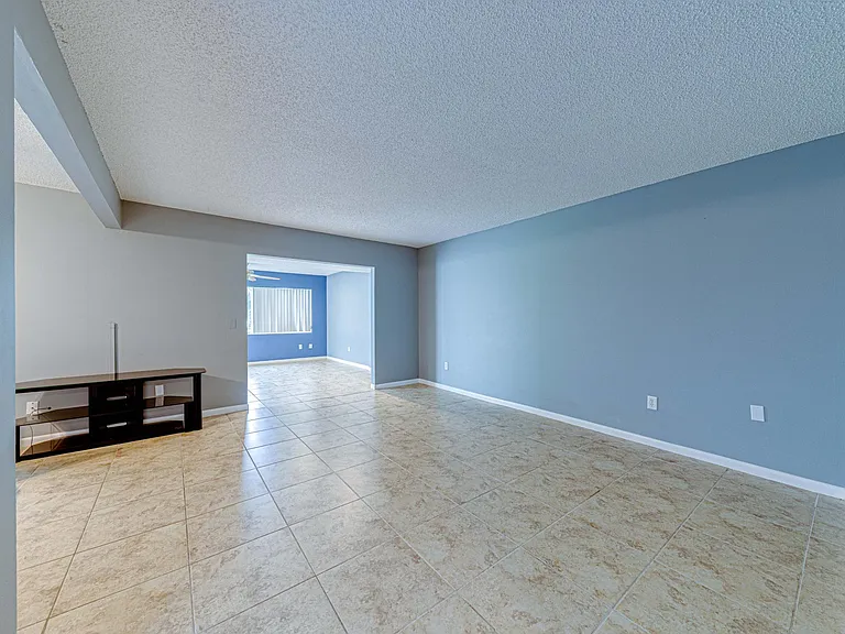 1241 Saint Andrews Dr — Photo 12