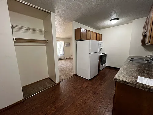 402 5th Ave E #205 Photo 1