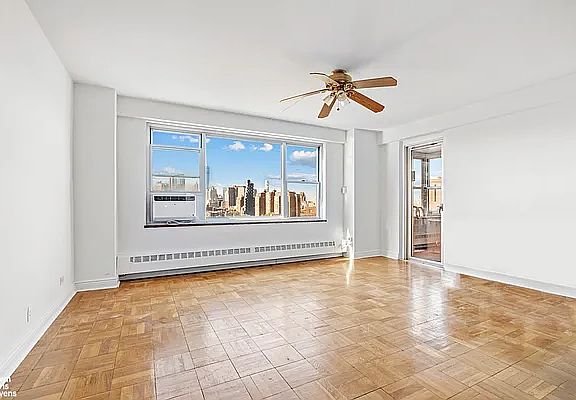 3rd image of 572 Grand St APT G1506