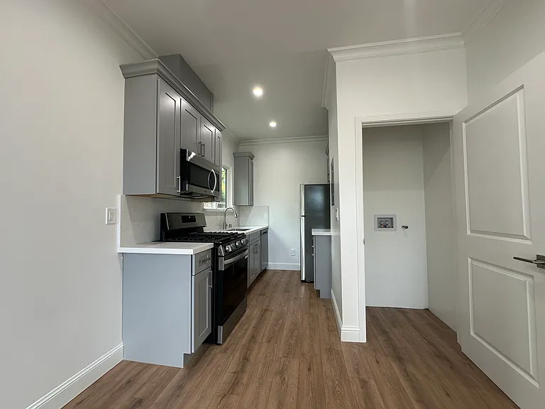 1076 W Knickerbocker Dr — Photo 11