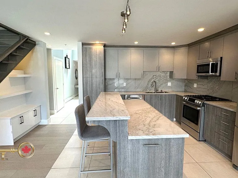 1525 Bellevue Ave #102 — Photo 6