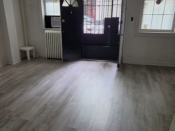 3rd image of 529 Carroll St APT 1F