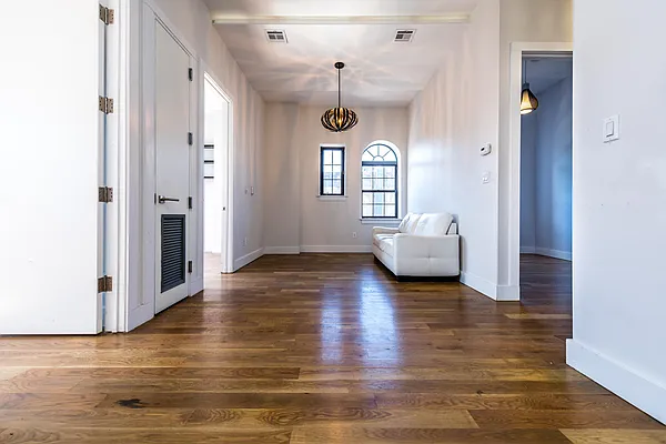 Rented by Nooklyn NYC LLC | media 22