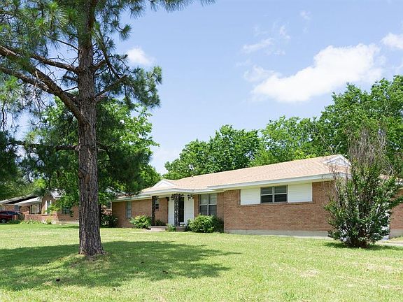 3rd image of 2500 Beverly Dr