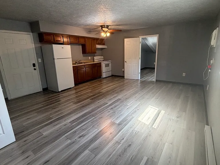 690 W Judson St #2 — Photo 3
