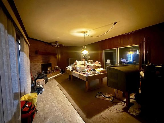 4th image of 2958 E Glengarry Rd