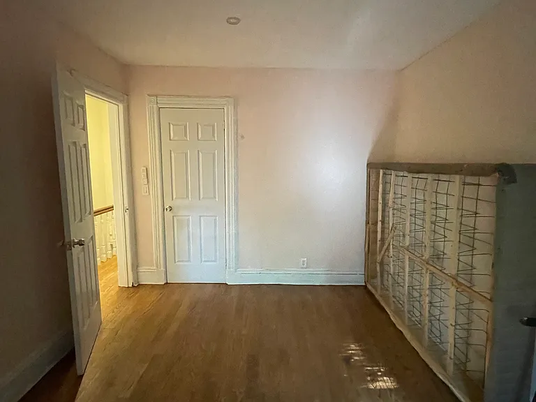 1281 Union Ave — Photo 5