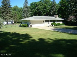 319 30th St N, Springfield, MI 49037