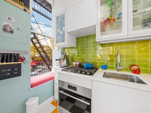 191 Clinton Street image 5 of 30