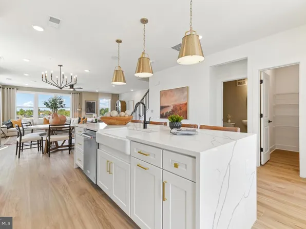 19814 Lavender Dust Sq, Ashburn, VA 20147