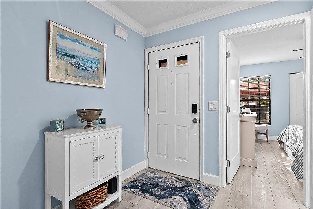 2 bed, 2.0 bath, 1780 sqft, $7,400 — Photo 3