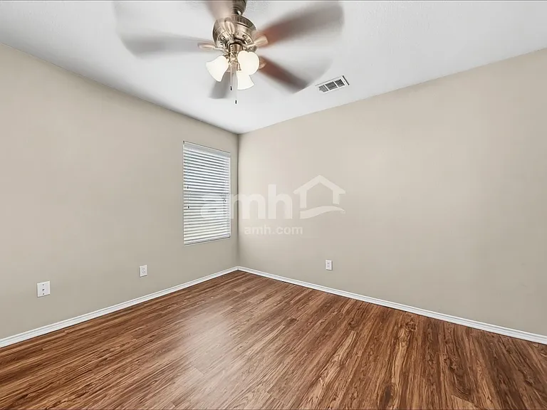 301 Azalea Dr — Photo 14