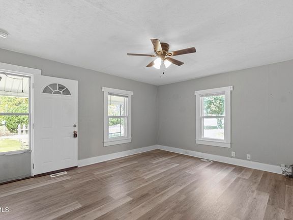 5th image of 113 W Barton Ridge Rd