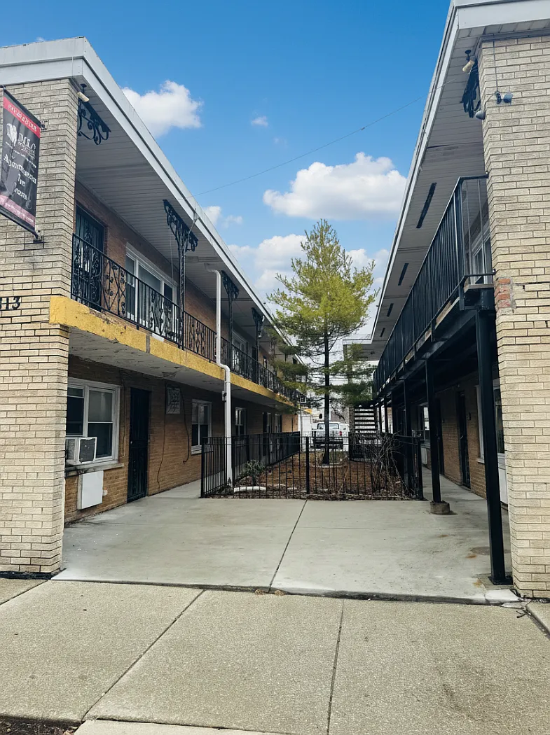 3 bed, $1,850 — Photo 2