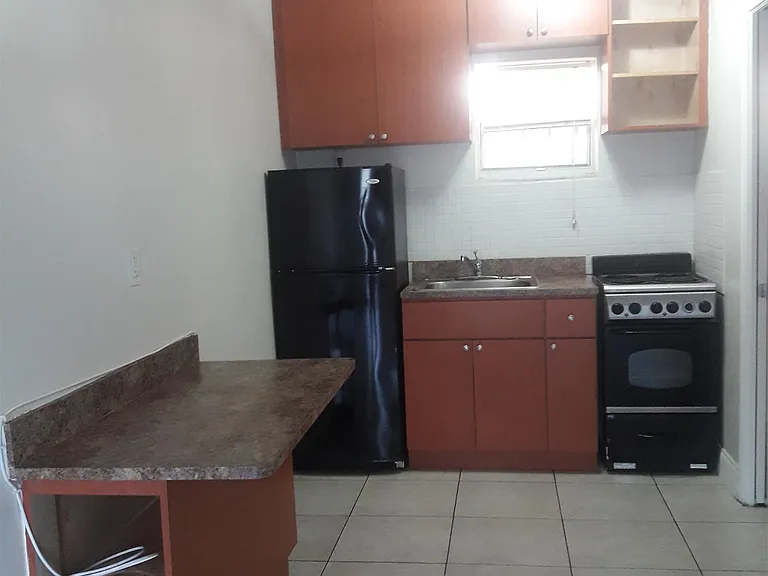 645 NW 32nd St #7 — Photo 3