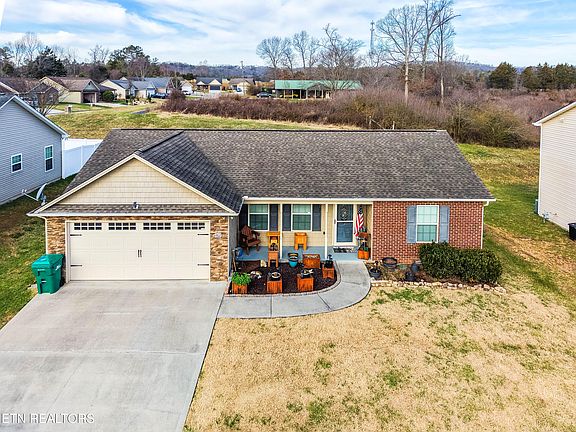 3rd image of 6807 Highbank Ln
