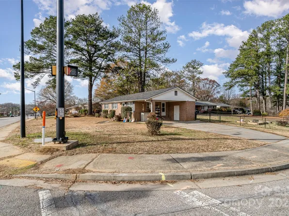 906 Cherry Rd, Rock Hill, SC 29732