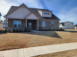 833 Eagles Nest Cv, Auburn, GA 30011