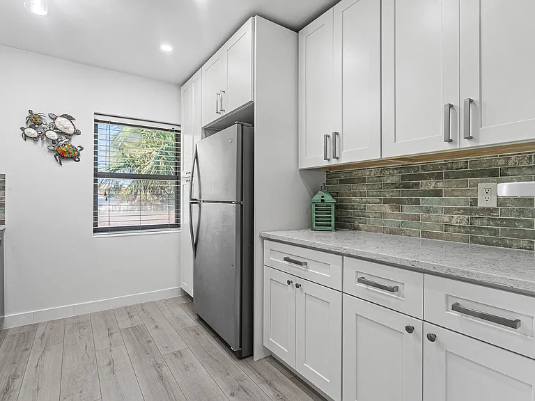 2060 NE 1st St #16 — Photo 12