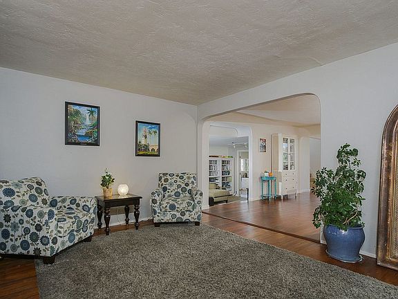 4th image of 4990 Foothill Blvd