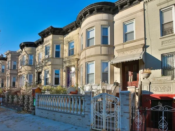 1241 Union Street image 1 of 13