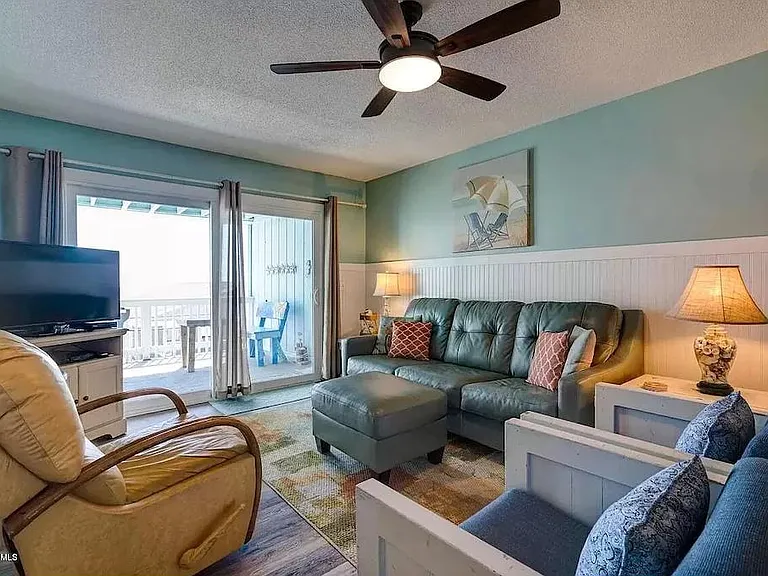 504 Carolina Beach Ave S #2K — Photo 2