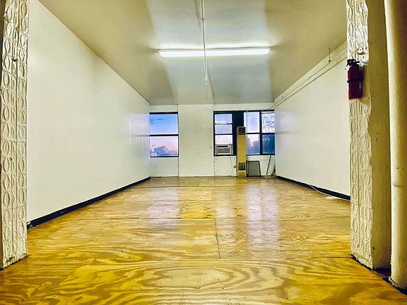 2nd image of 1085 Willoughby Ave APT B1