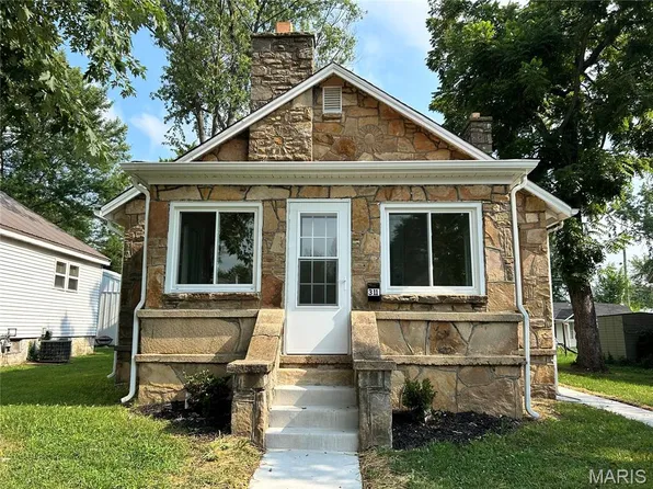 311 Maple St, Sullivan, MO 63080