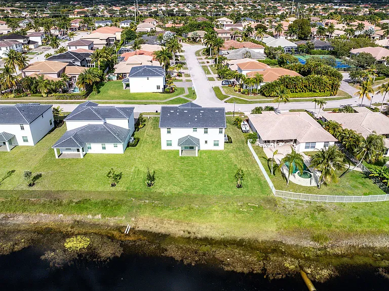 6843 Cobia Cir — Photo 41