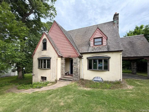 53 Robinson Avenue, Glen Cove, NY 11542