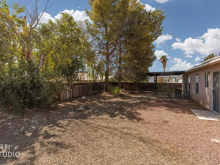 130 Falcon St — Photo 24