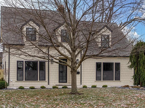 2nd image of 1869 Tewksbury Rd