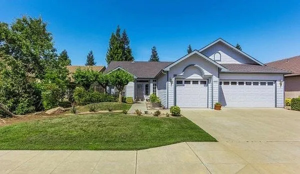 2476 Applegate Ave photo 1