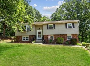 11 Cromwell Dr, Poughkeepsie, NY 12603