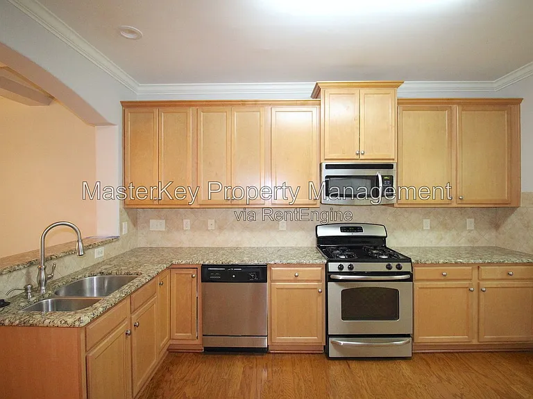 533 Matheson Pl — Photo 9