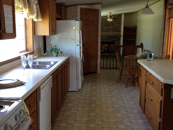 Kitchen aprox. 26'x14'