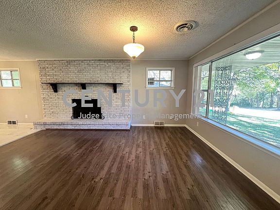 2nd image of 1038 Tanglewood Dr