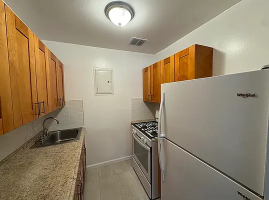 Kitchen, photo 2