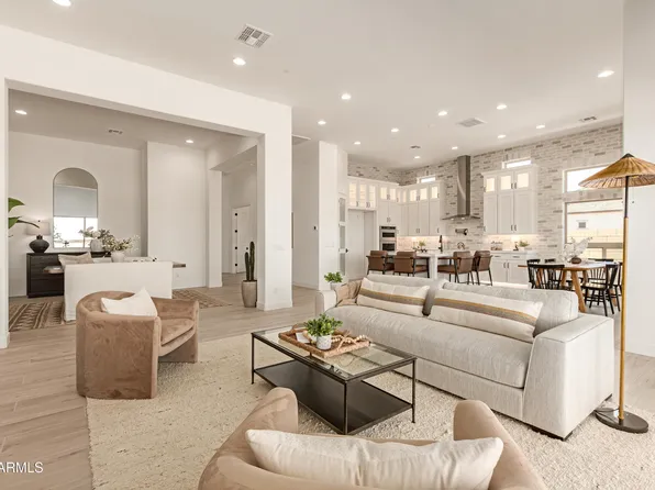 2648 E VIRGINIA Street, Mesa, AZ 85213