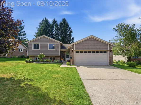 873 Abbey Ln, Milford, MI 48381