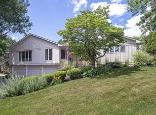 2530 Fairway Ct, Bettendorf, IA 52722