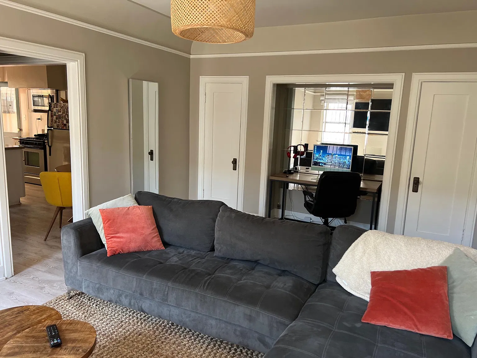 7660 Fountain Ave — Photo 4