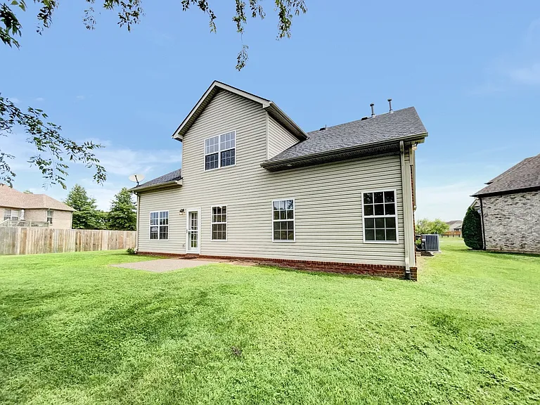 102 Privett Ct — Photo 29