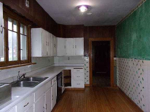5th image of 507 N Main St