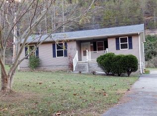 422 Lantern Way, Frenchburg, KY 40322