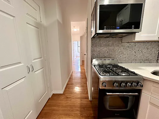 Rented by J PRESTON AND ASSOCIATES INC | media 14