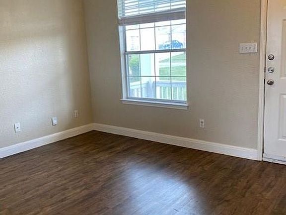3rd image of 2818 Southampton Way APT A