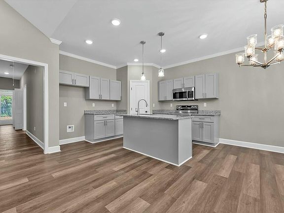 5th image of 32 Gregg Street